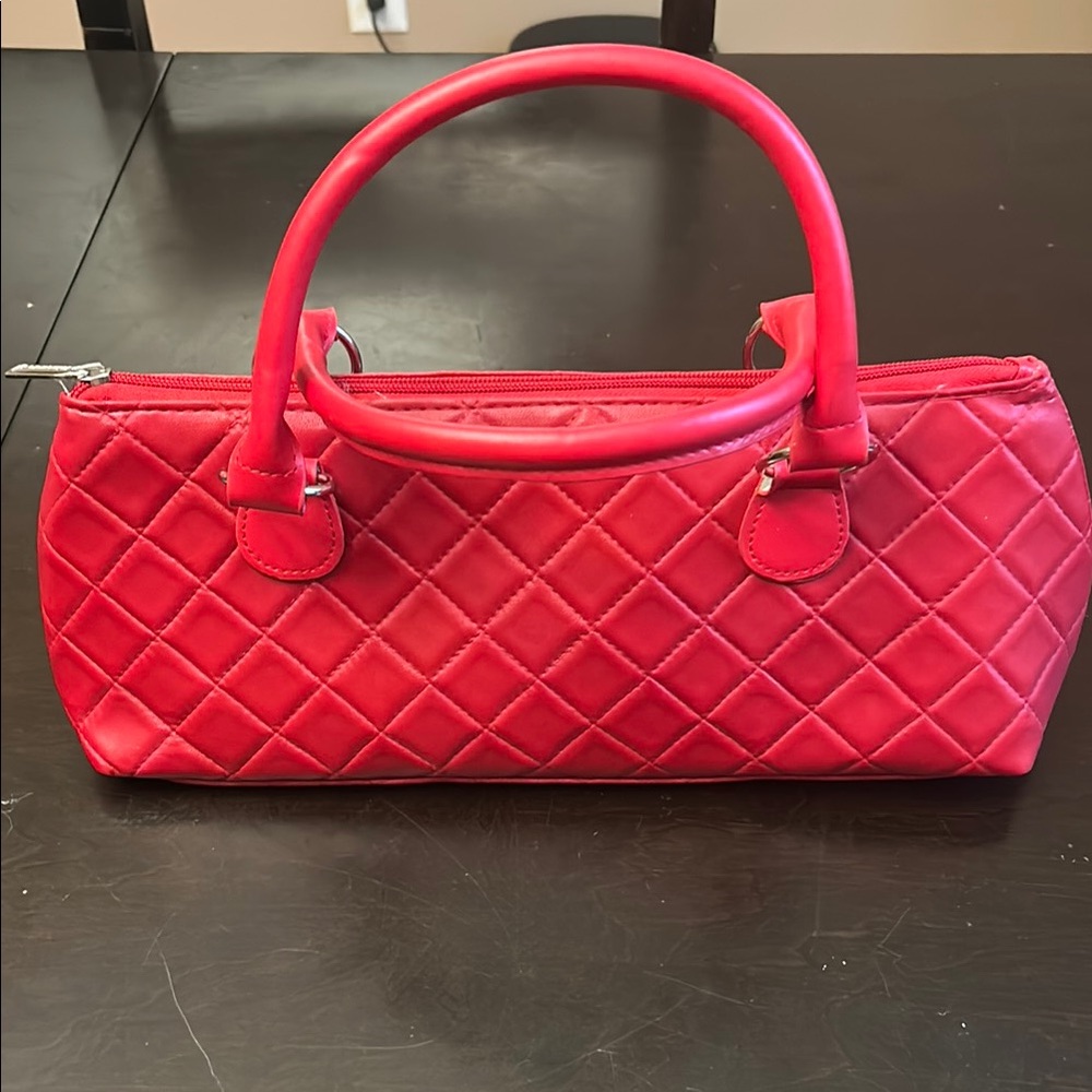 Primewear Red insulated Wine Carrying bag with corkscrew.
